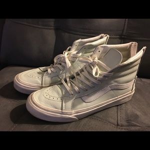 High Top Vans!! 🏄‍♀️